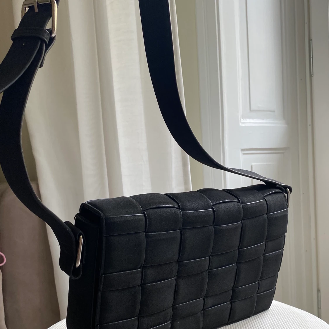 Svart väska i mockaimitation - 90