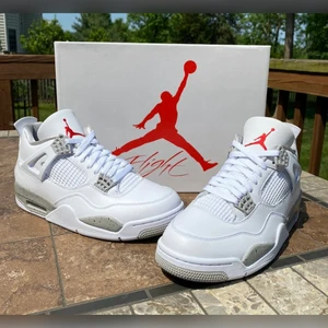 Jordan 4 oreo white - Intressekoll på mina 4or, storlek 40, skriv privat för fler bilder. Äkta!! Nypris 8000kr.