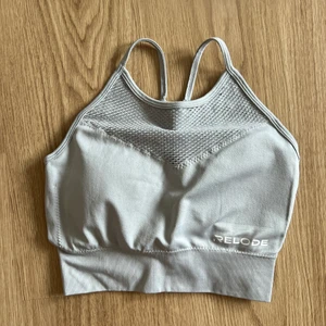 RELODE träningstopp - Fin topp från relode, stl M. Endast provad