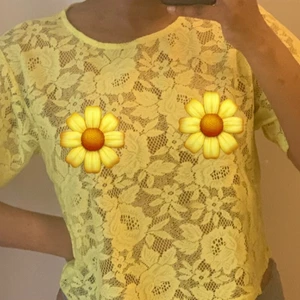 T-shirt - Fin gul topp till sommar 