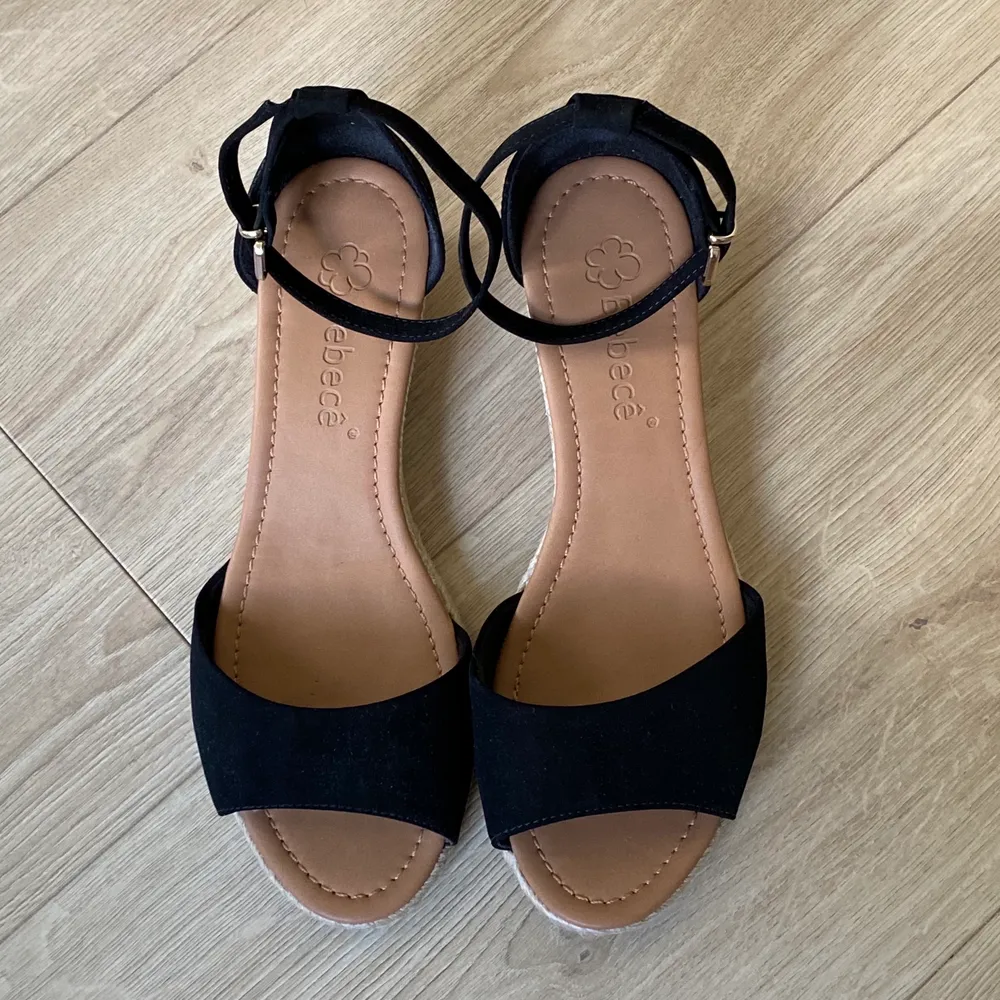 Sandaler i storlek 40, köpta i Brasilien! 🇧🇷. Övrigt.