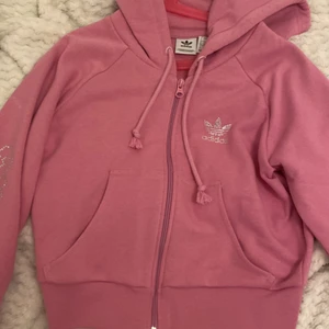 Adidas glitter tröja  - Har använt en gång HELT nytt skick 