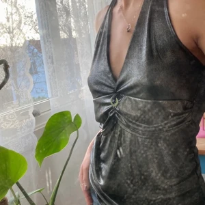 Topp - Säljer denna topp köpt på plick då den inte passade mig. Bildena är lånade från förra säljaren.