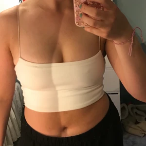 Linne - Vitt linne ifrån Nelly med smala band!💖