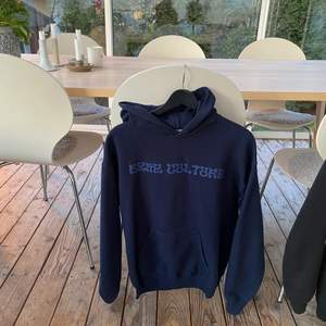 Säljer en bene culture hoodie storlek M