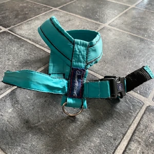 Hund sele - Hund sele i märket Gustaf & Evita, använt ungefär 1,5 år. Min hund har vuxit ur den 