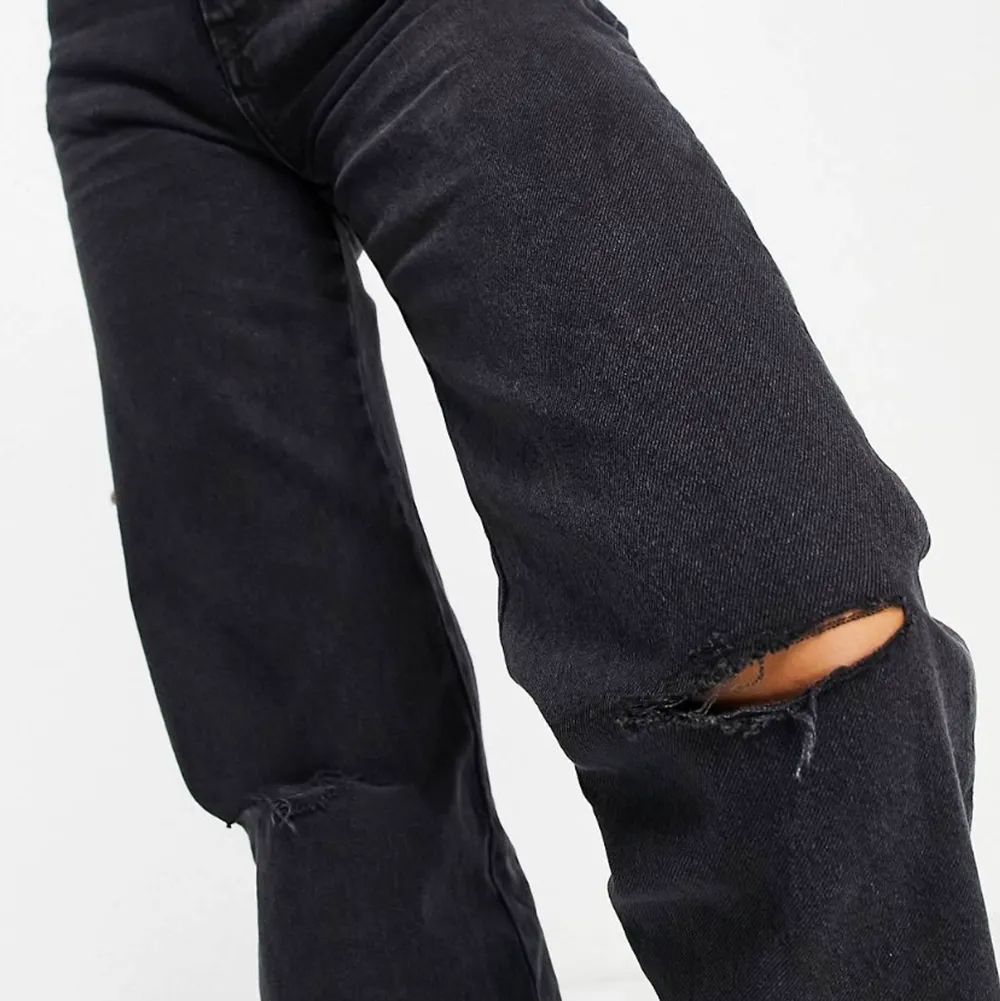 Köpta från ASOS, helt oanvända strl 38. Jeans & Byxor.