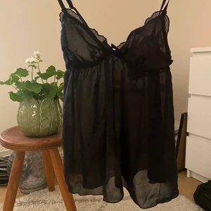 Linne - Svart, genomskinligt linne från H&M 🦨🖤