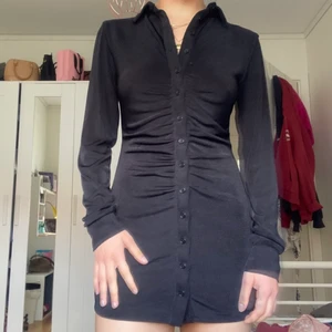 With jean klänning - Säljer denna jättepopulära With Jean klänningen!! I superfint skick. Ordpris 2500kr ca.