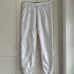 Vita mjukisbyxor  - Vita mjukisbyxor från shein