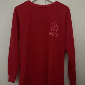 I Feel like Pablo Kanye West - Passar XS/S om den ska vara lite oversized/lös.