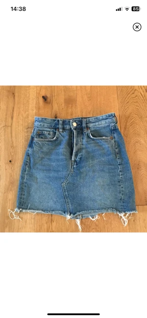 Kjol - Fin kjol som är köpt second hand☺️3 FÖR 2 PÅ ALLT I MIN PROFIL!!