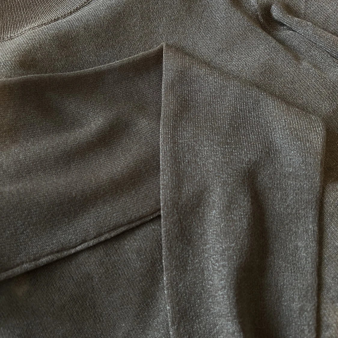 Glittrig & mörkbrun meshtopp  - 91