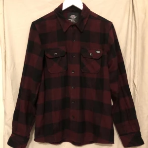 Dickies skjorta - Flanell skjorta använd fåtal gånger