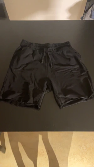 Svarta mjukis shorts  - Svarta mjukis shorts från H&M