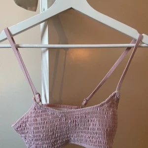 Bikinitopp - Rosa ”rynkad” bikibitopp 