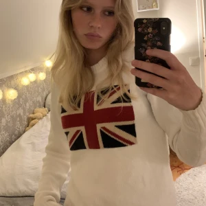 Tröja - Jättefin stickad tröja från crockers i storlek s. Liknar den trendiga tröjan från Ralph lauren. 