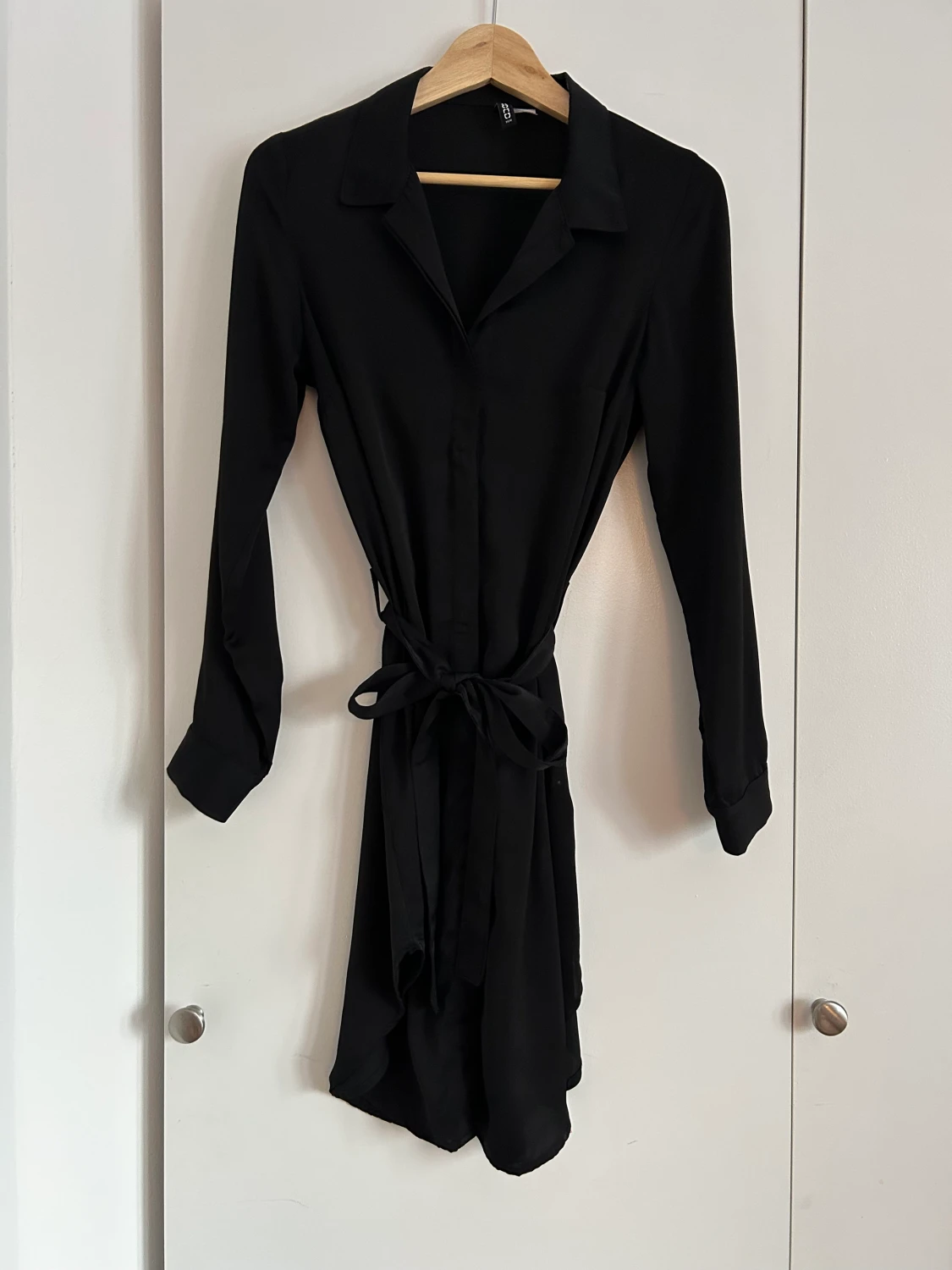 Skjortklänning med knutans i midjan