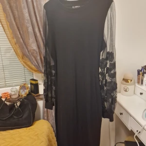 Soft wool dress - Maxi long sempel soft and tight dress, body shaped,slim fit with long detailed slevees. Perfect with curvy body