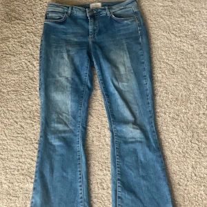 Jeans - Lågmidjade jeans!