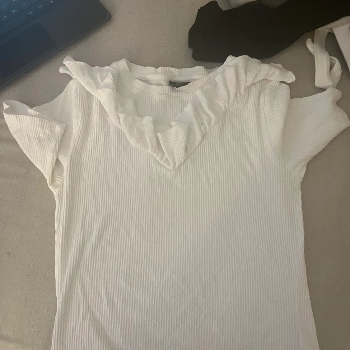 3 st tröjor o h varje kostar 50kr - 91