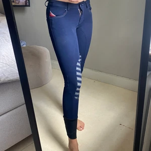 Ridbyxor Animo - Ridbyxor från Animo. Halvskodda. 🔎 Kika gärna mina andra annonser, rensat ut halva garderoben ⭐️ 5/5 i omdöme ⭐️ Få paket-pris💖