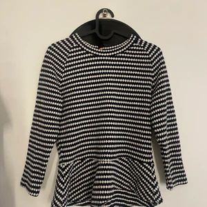 strl S - En super fin tröja från Stockholm Lm. Använder inte pga att den aldrig kommit till användning, använd mycket fåtal gånger! 