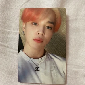 BTS fotokort album MAP OF THE SOUL : PERSONA - Ett original BTS kort från albumet MAP OF THE SOUL : PERSONA. Är i nyskick och säljs eftersom intresset finns inte kvar. Köparen står för frakten :)