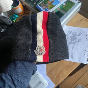 Vintage Moncler mössa - Perfekt skick