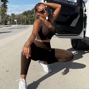 Träningset  - Ett snyggt brunt Träningset i strl M! Helt nytt! Endast testad! Köpt på shein! Skönt och bra material!