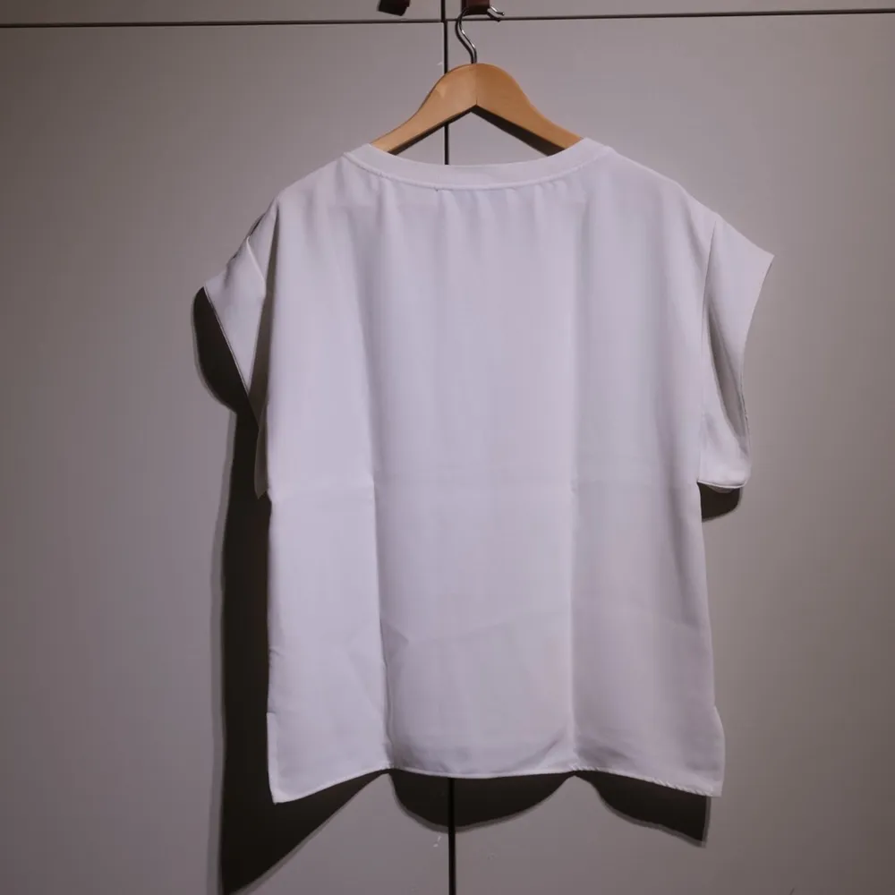 White top with wide, short sleeves fron Mango. In perfect condition. . Yläosat.
