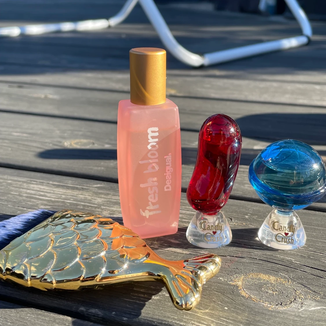 Fina parfymer och borste och nagel fil - 91