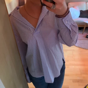 skjorta - Söt shorta från hm. Använd en gång.💞