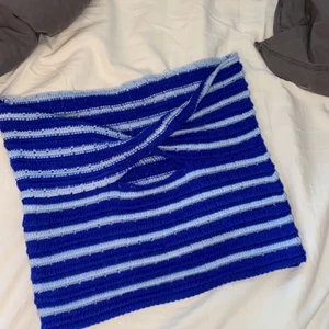 Virkad - Super snygg virkad tröja! Samma modell som andra bilden fast i en annan färg🦋 Bra skick!