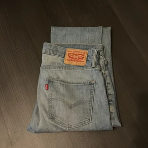 Levi’s 511 w33, l32 - Snygga vintage Levi’s 511 ljusblå tvätt. 