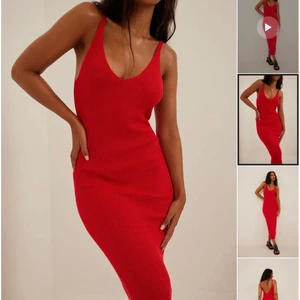 Stickad klänning från NA-KD - Oanvänd stickad långklänning från NA-KD. Finns kvar på hemsidan  