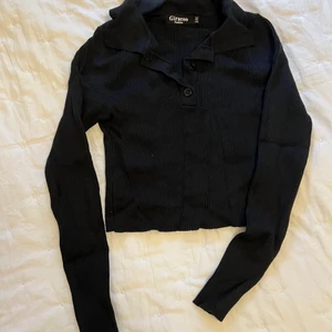 Pikétröja 🖤 - Likadan som den vita & beige, mer info på den vita tröjans annons! 