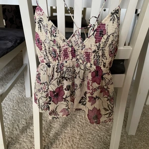 Topp från Zara  - Jätte fin topp från zara. Använd ett fåtal gånger. 