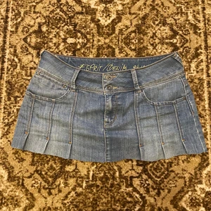 Mini kjol  - Söt mini kjol, midjemått 40cm. Är 38 så sitter ändå bra! Bra skick 