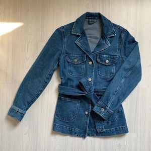 Jeans jacka från & other stories  - Nyskick. Storlek 36.  350kr + frakt