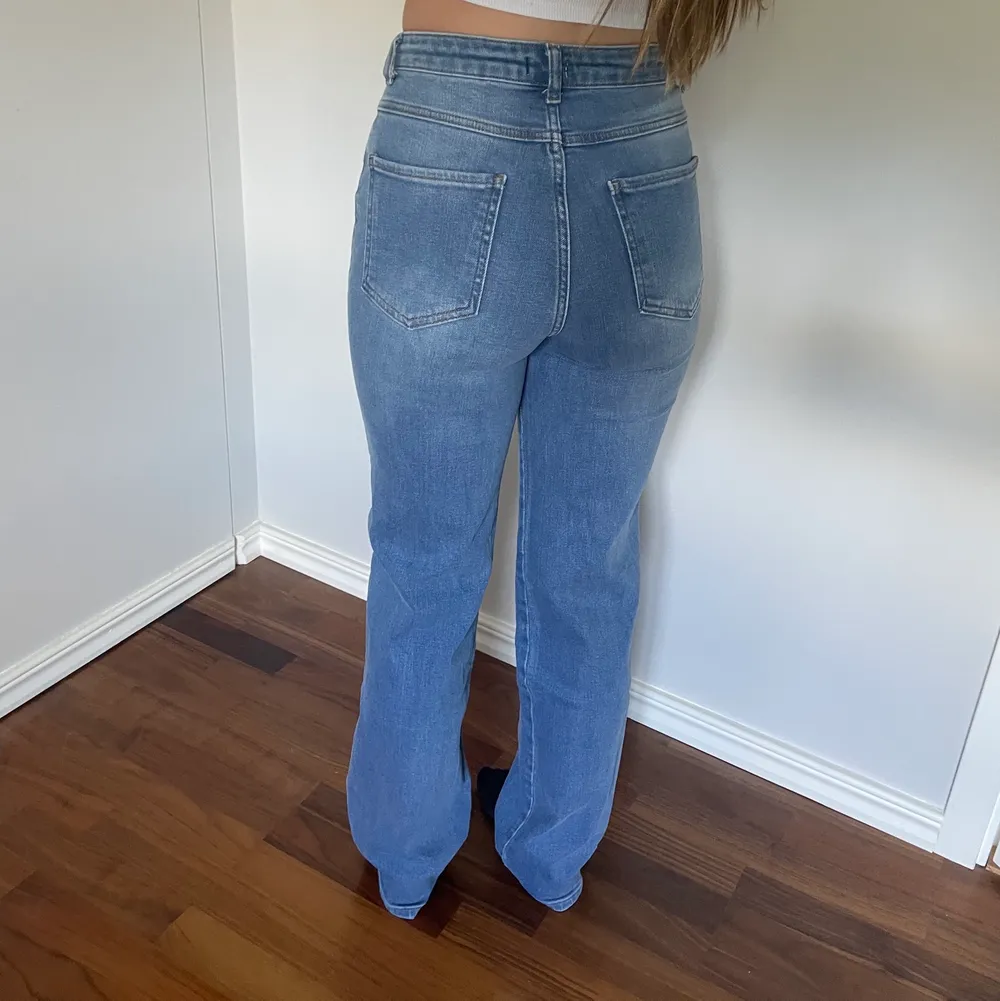 Jeans från Madlady strl 32 längd 32. Använda en gång. Köpta för 559.💙. Jeans & Byxor.