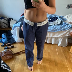 Dickies byxor  - Super snygga blåa dickies byxor i modellen slim straight