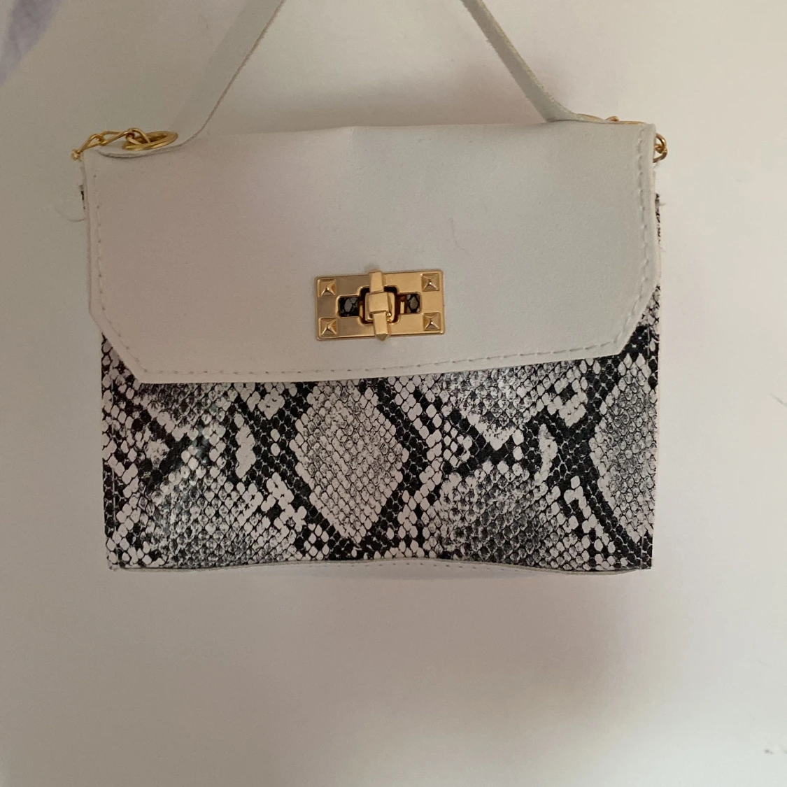 Liten och smidig väska med fina färger