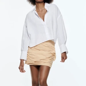 Linneskjorta zara - Oanvänd skjorta från zara, storlek L men sitter snyggt på mig med S också. Köparen står för frakten💗