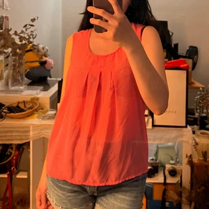 Only - 💜 Fin tops,aldrig använd 💜Storleken är 36 💜Hör gärna av dig om du vill se fler bilder. 