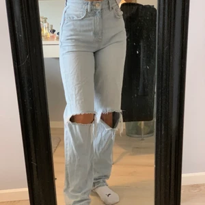 Gina tricot - Säljer mina fransar från Gina tricot som är nästan oanvända, ny pris 600kr mitt pris 150+ frakt❤️❤️