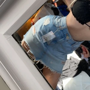 Jeanskjol  - Oanvänd jeanskjol  Storlek xs 