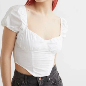 SÖKER!! - Söker denna topp från h&m!  Någon som har den i strl 32 eller 34????