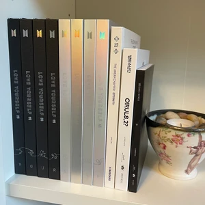 Kpop album - säljer olika kpop album, fint skick! OBS utan photocard!!! skriv för fler bilder/info!     Bts ly:answer är alla sålda!   150 styck, går att förhandla vid köp av flera!   osäker på frakten återkommer om det!    bara att höra av sig vid funderingar💗