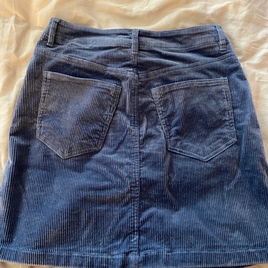 Lila manchester kjol BikBok - 90